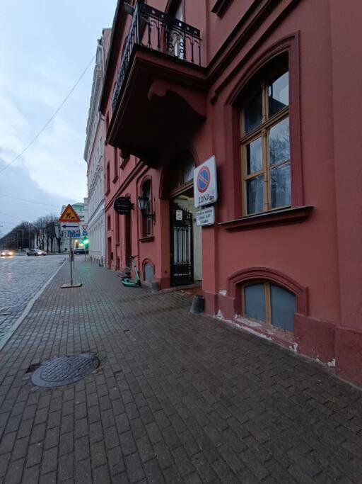Spacious Old Town Family Peachy 2 Bedrooms Apartment, Nearby The Riga Presidential Castle ภายนอก รูปภาพ